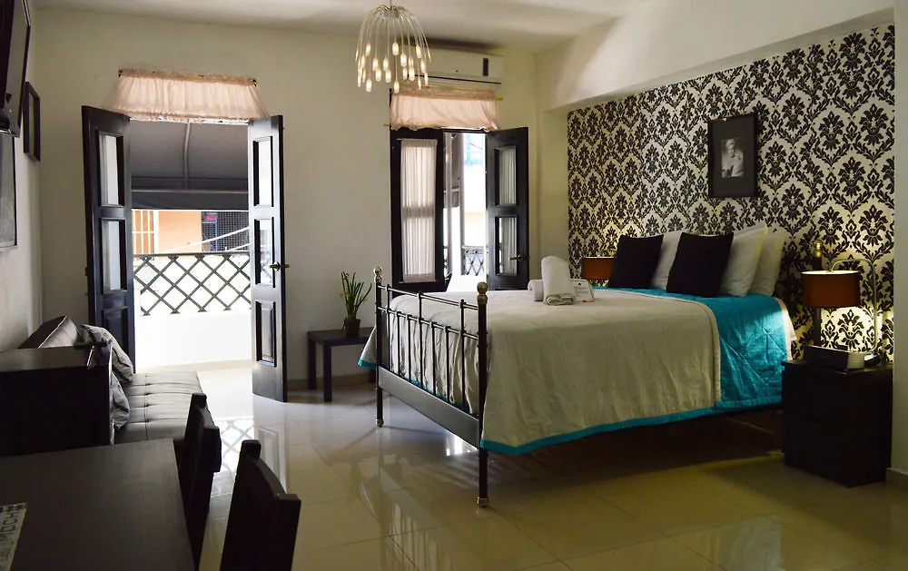 Savoy Hotel Boutique Santo Domingo 3*,